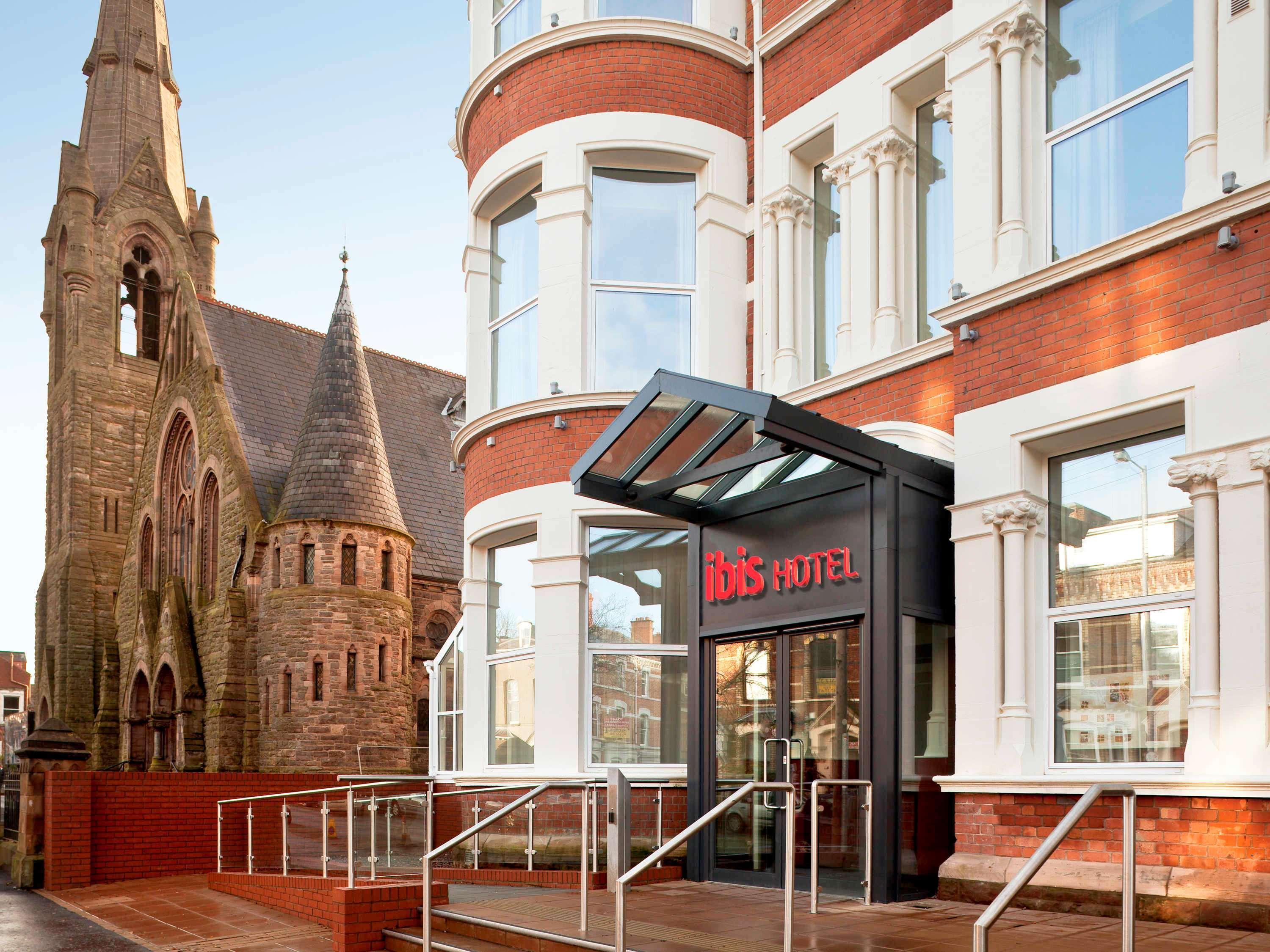 Отель Ibis Belfast Queens Quarter Экстерьер фото