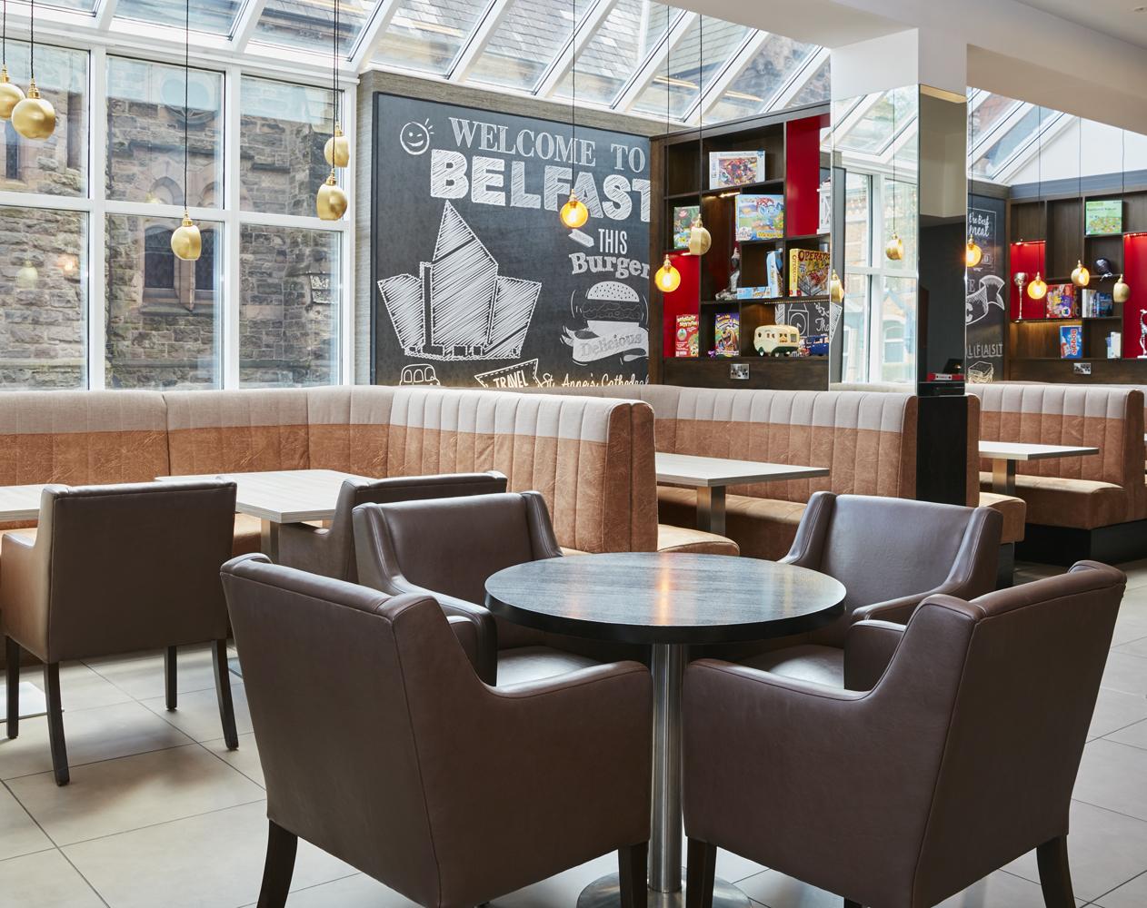 Отель Ibis Belfast Queens Quarter Экстерьер фото